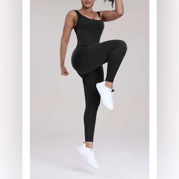 NWT Solid Black Color Seamless Ribbed Fitted Style Body Jumpsuit - Picture 3 of 11